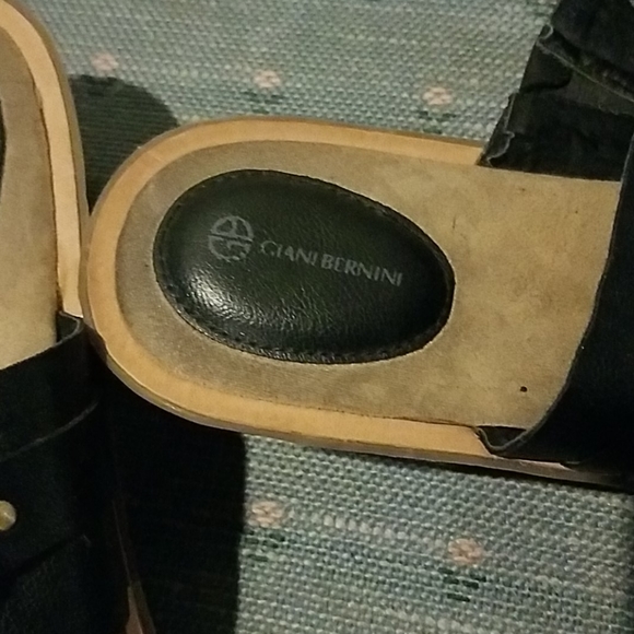 Black thong flip flop sandals - Picture 3 of 6